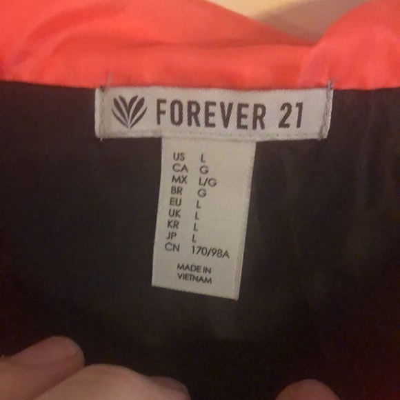 HOST PICK Forever 21 Women’s Lightweight Rain Jacket, Jacket Black & Pin… - Picture 4 of 5
